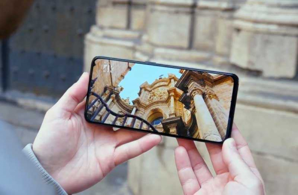 Обзор Oppo Reno: уникальный телефон с выдвижной камерой