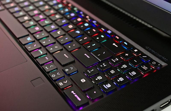 Обзор MSI GT77 Titan: горячий и производительный игровой ноутбук на замену ПК