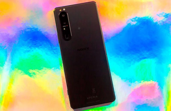 Обзор Sony Xperia 1 III: дорогого и вызывающего недоумение смартфона