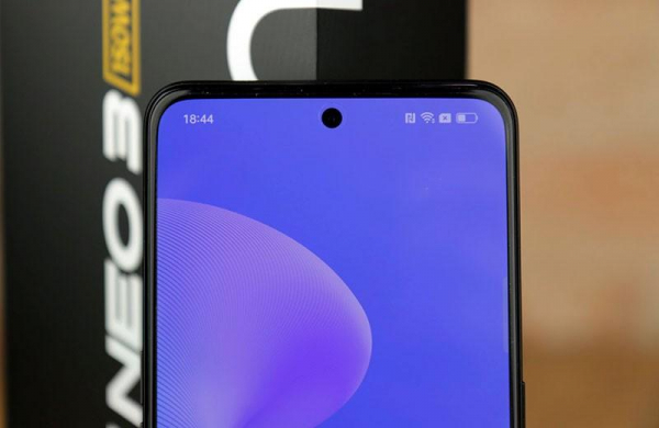 Обзор Realme GT Neo 3: быстрый смартфон с зарядкой 150 Вт цена-качество