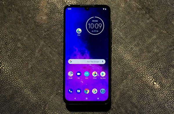 Обзор телефона Motorola One Zoom с четырьмя камерами