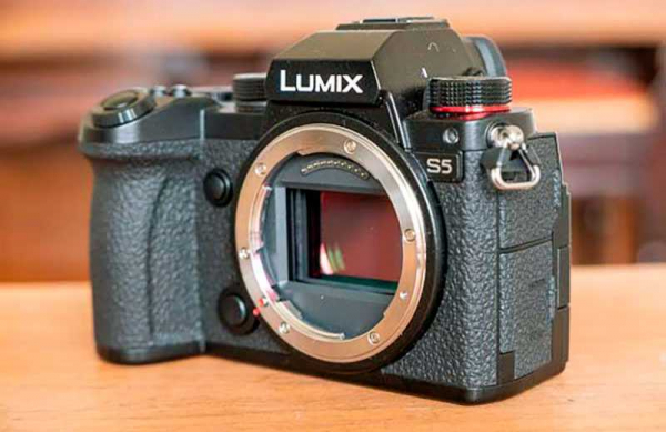 Обзор Panasonic Lumix S5: полнокадровая камера для энтузиастов