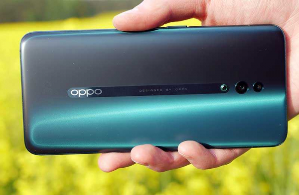 Обзор Oppo Reno: уникальный телефон с выдвижной камерой