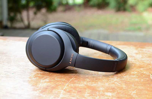 Обзор Sony WH-1000XM4: лучшие наушники стали ещё лучше