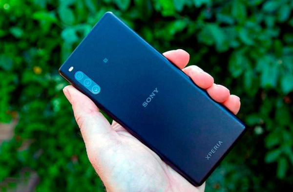 Обзор Sony Xperia L4: морально устаревшего смартфона