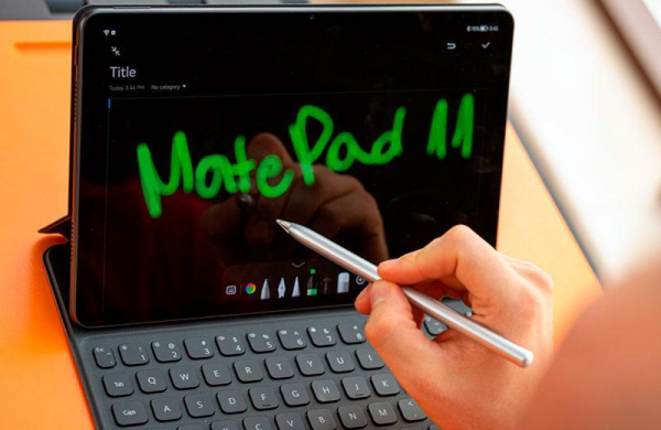 Обзор Huawei MatePad 11: удобный планшет для работы на HarmonyOS