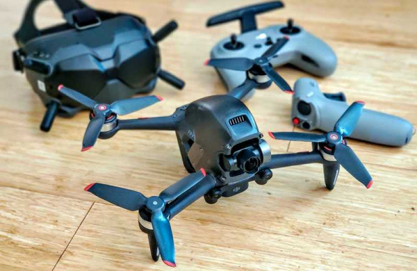 Обзор DJI FPV COMBO: мощный квадрокоптер для подготовленных пилотов