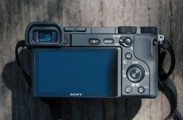 Обзор Sony A6400: беззеркальная камера с лучшим автофокусом