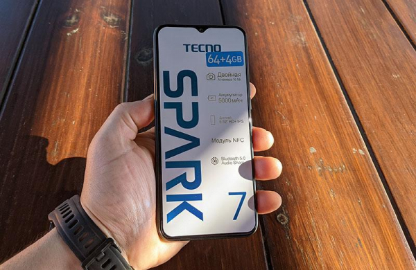 Обзор TECNO SPARK 7: доступного и достойного смартфона для каждого