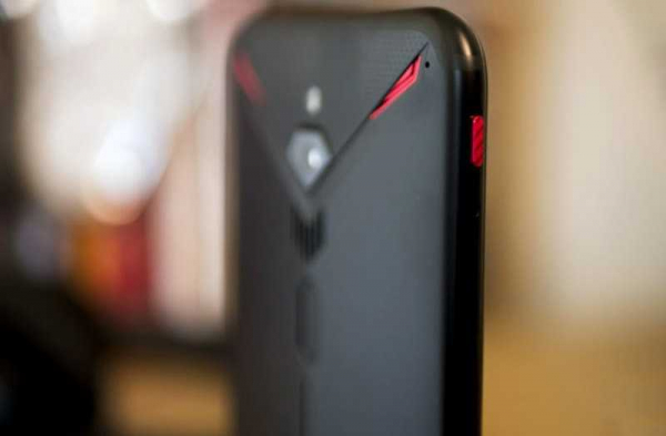 Обзор Nubia Red Magic 3: невероятно мощный и плавный смартфон