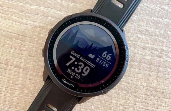 Обзор Garmin Forerunner 955: умные часы для людей без кризиса среднего возраста