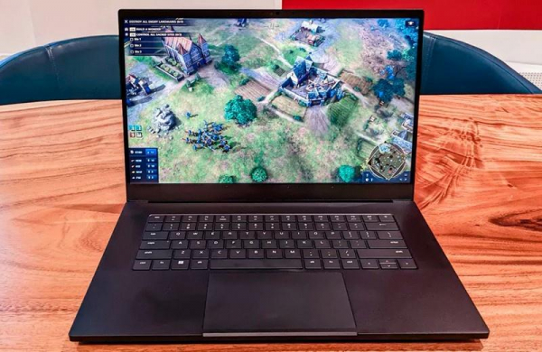 Обзор Razer Blade 15 (2022): дорогого ноутбука для HDR-игр со старыми проблемами