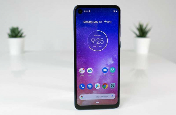 Обзор Motorola One Vision: недорогой телефон с чистым Android