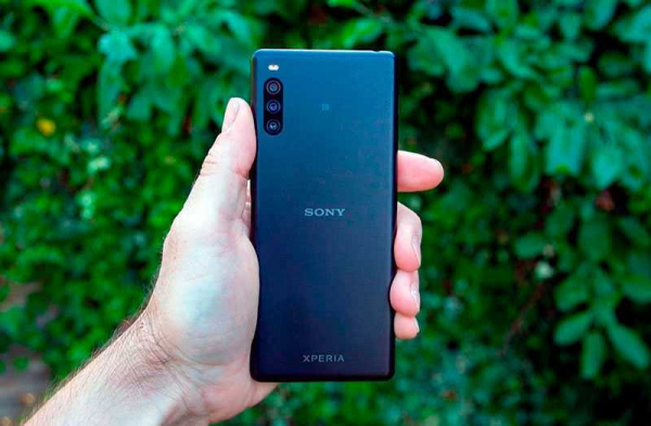 Обзор Sony Xperia L4: морально устаревшего смартфона